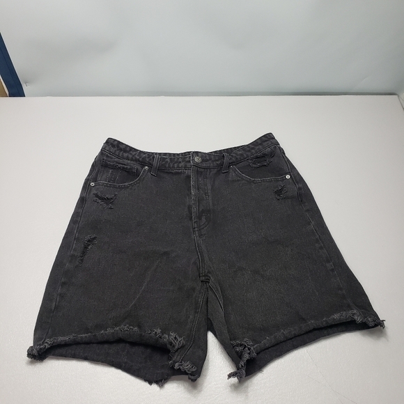 Wild fable high rise Bermuda black denim distressed jean shorts women's size 12 - Picture 13 of 13